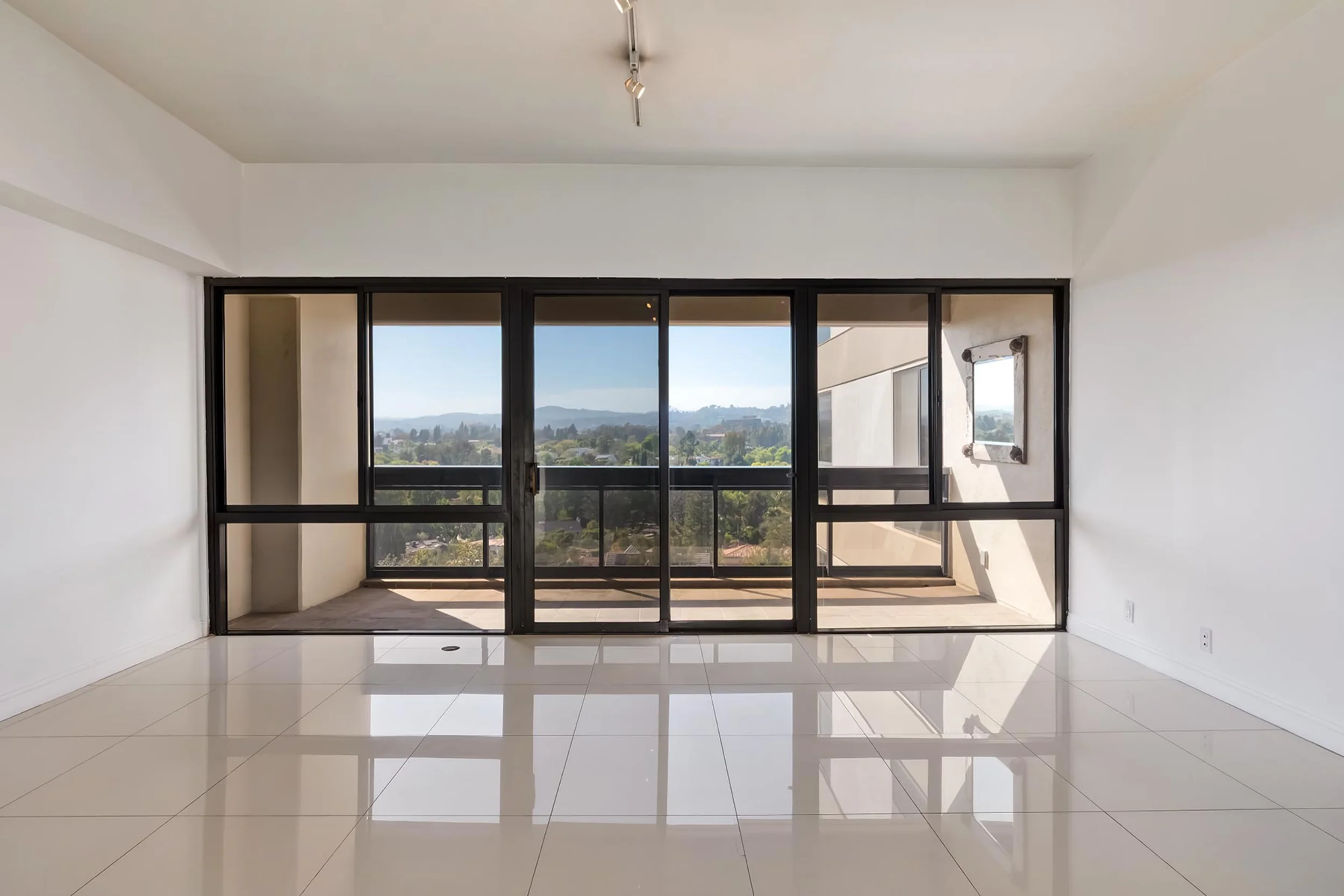 10445 Wilshire Blvd #905