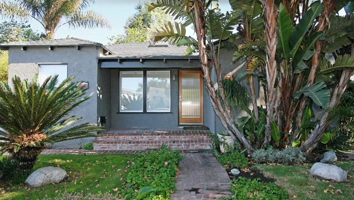 4220 Sunnyside Ave.